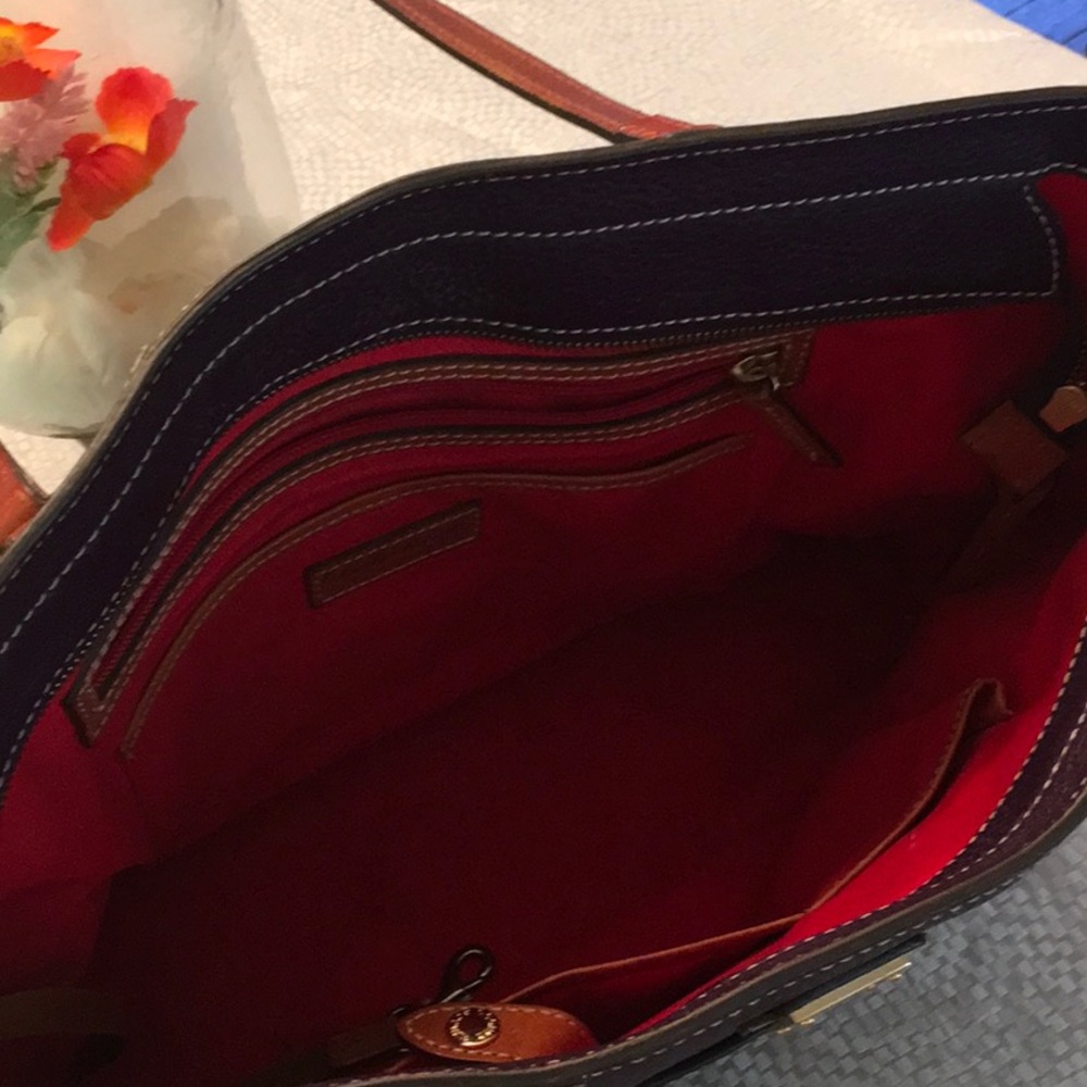 Dooney and Bourke pocketbook. - Picture 4 of 8